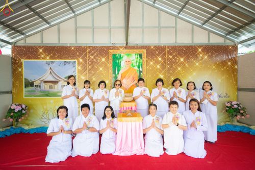 ภาพ No.84330:พิธีทอดผ้าป่า พิธีอัญเชิญปฐมรัตนปฐวี และพิธีตอกเสาเข็มต้นสุดท้าย เพื่อสถาปนาอาคาร 80 ปี หลวงพ่อธัมมชโย ณ ศูนย์ปฏิบัติธรรมวิหารแดง ตำบลเจริญธรรม อำเภอวิหารแดง จ.สระบุรี  วันที่ 23 กรกฎาคม พ.ศ. 2566