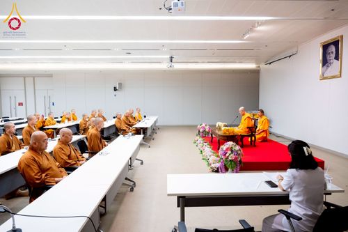 ภาพ No.222897:วันที่ 23 เมษายน พ.ศ. 2568 หลวงพ่อทัตตชีโวต้อนรับคณะสงฆ์จีน ณ อาคาร 100 ปี คุณยายมหารัตนอุบาสิกาจันทร์ ขนนกยูง วัดพระธรรมกาย