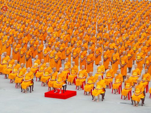 ภาพ No.182089:พระธรรมทายาทร่วมปฎิบัติธรรม รับฟังโอวาทจากหลวงพ่อทัตตชีโว และถ่ายภาพหมู่ประวัติศาสตร์ ณ ลานธรรมพระมหาธรรมกายเจดีย์  วัดพระธรรมกาย ในโครงการอุปสมบท บูชาธรรมมหาปูชนียาจารย์ วันที่ 13 ธันวาคม พ.ศ. 2567
