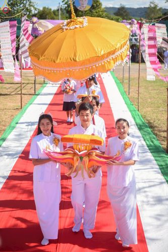 ภาพ No.262368:วันที่ 19 ตุลาคม พ.ศ. 2568 พิธีทอดกฐินสถาปนา แผ่นบันมงคลมหาเศรษฐี อาคาร 80 ปี หลวงพ่อธัมมชโย ในโครงการกฐินสามัคคีทั่วไทย 30,000 วัด บูชาธรรม 81 ปี หลวงพ่อธัมมชโย โดยคณะศิษยานุศิษย์วัดพระธรรมกาย ณ ศูนย์ปฏิบัติธรรมวิหารแดง ต.เจริญธรรม อ.วิหารแดง จ.สระบุรี