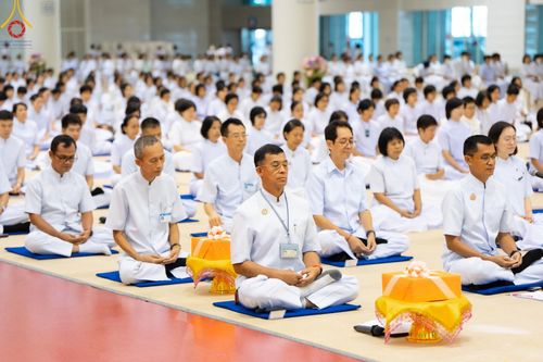 ภาพ No.59182:พิธีเจริญพระพุทธมนต์ ถวายภัตตาหารเป็นสังฆทาน เนื่องในวาระอายุวัฒนมงคล 80 ปี หลวงพ่อธัมมชโย ณ สภาธรรมกายสากล วัดพระธรรมกาย วันพุธที่ 24 เมษายน พ.ศ.2567