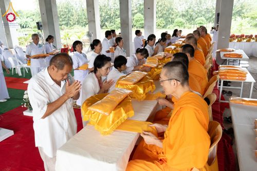 ภาพ No.157170:พิธีทอดผ้าป่าติดตั้งอิฐมวลเบาและฝ้าเพดาน ณ ศูนย์ปฏิบัติธรรมน้ำใสใจสว่าง บางกอกน้อย กรุงเทพมหานคร วันเสาร์ที่ 14 กันยายน พ.ศ. 2567