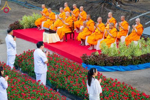 ภาพ No.185420:กิจกรรมเก็บดอกแพงรวย วันอาทิตย์ที่ 22 ธันวาคม พ.ศ. 2567 ณ ทุ่งสวรรค์ ตะวันฉาย วัดพระธรรมกาย