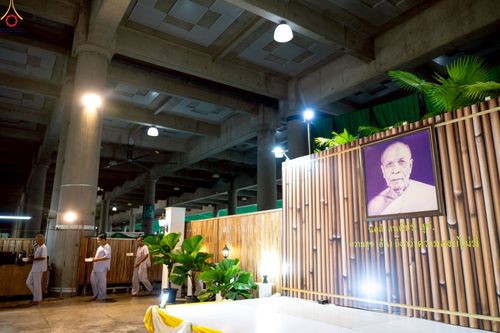 ภาพ No.242911:วันที่ 31 สิงหาคม พ.ศ. 2568 พิธีตัดปอยผมและปลงผม โครงการอุปสมบทหมู่บูชาธรรม ครบรอบ 108 ปี วันครูผู้ค้นพบวิชชาธรรมกาย ณ วัดพระธรรมกาย