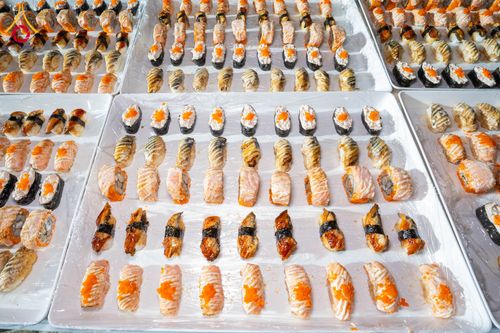 ภาพ No.293569:วันที่ 13 มกราคม พ.ศ. 2569 พิธีถวายภัตตาหารเป็นสังฆทาน แด่พระธรรมยาตรา ณ อนุสรณ์สถานมหาวิหารพระมงคลเทพมุนี (โลตัสแลนด์) อ.สองพี่น้อง จ.สุพรรณบุรี ในโครงการธรรมยาตรา กตัญญูบูชา มหาปูชนียาจารย์ พระมงคลเทพมุนี(สด จนฺทสโร) พระผู้ปราบมาร อนุสรณ์สถาน 7 แห่ง ปี