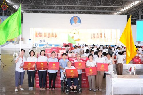 ภาพ No.212175:วันจันทร์ที่ 17 มีนาคม พ.ศ. 2568 บุญบรรจุกล่องไทยธรรม เพื่อถวายแด่พระสังฆาธิการ 40,000 กว่าวัดทั่วไทย ในวันคุ้มครองโลก 22 เมษายน พ.ศ. 2568 ณ บ้านแก้วเรือนทองคุณยายฯ วัดพระธรรมกาย