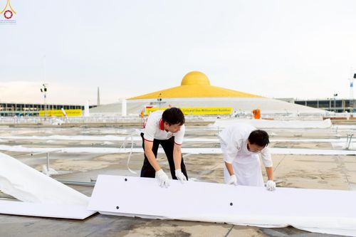 ภาพ No.225206:วันที่ 20 - 27 เมษายน พ.ศ. 2568 "ภาพแห่งความปลื้มที่ไม่มีวันจบ" คณะสงฆ์สามเณร เจ้าหน้าที่ และสาธุชน ร่วมแรงร่วมใจกันเตรียมงานและเก็บงาน เพื่อวันคุ้มครองโลก พิธีถวายมหาสังฆทานคณะสงฆ์ 40,000 กว่าวัดทั่วประเทศ