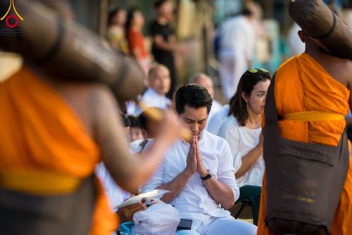 ภาพ No.108011:พิธีต้อนรับพระธรรมยาตรา ในโครงการธรรมยาตรากตัญญูบูชา มหาปูชนียาจารย์ พระมงคลเทพมุนี(สด จนฺทสโร) พระผู้ปราบมาร อนุสรณ์สถาน 7 แห่ง ปีที่ 12 วันที่ 7 มกราคม พ.ศ. 2567 ณ อนุสรณ์สถานคลองบางนางแท่น  อ.สามพราน จ.นครปฐม