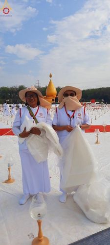 ภาพ No.130154:V.34 เพื่อธรรมเพื่อบางกล่ำ การรับบุญของเจ้าหน้าที่หน่วยงานต่างๆ  เพื่องานธรรมยาตราอัญเชิญพระบรมสารีริกธาตุ ประดิษฐาน ณ มหารัตนเจดีย์สิริปทุมสวรรค์ (เจดีย์อริยพุทธะ 5 พระองค์) ณ ศูนย์ปฏิบัติธรรมภาคใต้ อ.บางกล่ำ จ.สงขลา ระหว่างวันที่ 9-10 มีนาคม พ.ศ. 2567