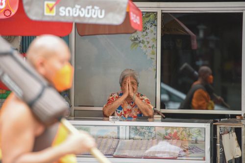 ภาพ No.128347:พิธีอัญเชิญพระบรมสารีริกธาตุ " ใจกลางเมืองนครหาดใหญ่ " เพื่อประดิษฐาน ณ มหารัตนเจดีย์สิริปทุมสวรรค์ (เจดีย์อริยพุทธะ 5 พระองค์) ศูนย์ปฏิบัติธรรมภาคใต้ อ.บางกล่ำ จ.สงขลา  วันที่ 9 มีนาคม พ.ศ.2567 (ชุดที่ 1)