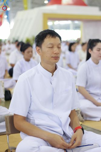 ภาพ No.139215:พิธีตักบาตร , พิธีบูชาข้าวพระ ณ ห้องแก้วสารพัด 1 สภาธรรมกายสากล วัดพระธรรมกาย วันอาทิตย์ต้นเดือนที่ 2 มิถุนายน พ.ศ. 2567