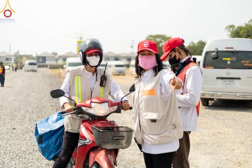 ภาพ No.117102:V.16 เป็นทีม การเตรียมงาน เก็บงาน การรับบุญของเจ้าหน้าที่หน่วยงานต่างๆ เพื่อโครงการธรรมยาตรา กตัญญูบูชามหาปูชนียาจารย์ พระมงคลเทพมุนี (สด จนฺทสโร) พระผู้ปราบมาร อนุสรณ์สถาน 7 แห่ง ปีที่ 12 ระหว่างวันที่ 2 - 31 มกราคม พ.ศ. 2567