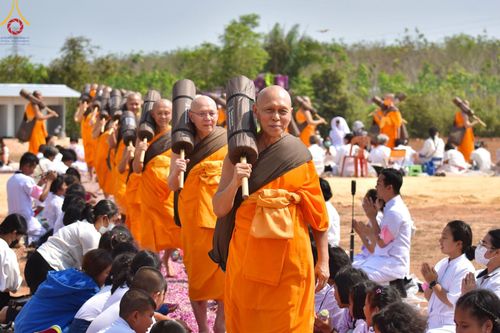 ภาพ No.129153:พระธรรมยาตราเดินธรรมยาตรา ณ ชุมชนรอบศูนย์ปฏิบัติธรรมภาคใต้ อ.บางกล่ำ จ.สงขลา วันที่ 10 มีนาคม พ.ศ. 2567