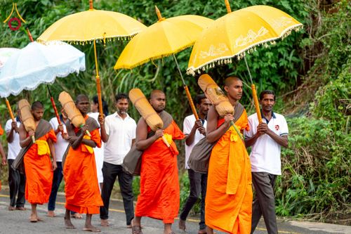 ภาพ No.226400:วันที่ 7-10 พฤษภาคม พ.ศ. 2568 โครงการเดินธรรมยาตรา สยาม-ลังกา ธรรมยาตรา ฉลองเทศกาลวิสาขบูชาแห่งชาติ ศรีลังกา บูชาธรรม 81 ปี หลวงพ่อธัมมชโย เมืองนูวราอิลิยา ประเทศศรีลังกา
