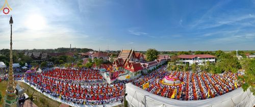 ภาพ No.193408:พิธีต้อนรับพระธรรมยาตรา ณ อนุสรณ์สถาน สถานที่เกิดในเพศสมณะ วัดสองพี่น้อง อำเภอสองพี่น้อง จังหวัดสุพรรณบุรี ในโครงการธรรมยาตรา กตัญญูบูชา มหาปูชนียาจารย์ พระมงคลเทพมุนี(สด จนฺทสโร) พระผู้ปราบมาร อนุสรณ์สถาน 7 แห่ง ปีที่ 13 วันที่ 11 มกราคม พ.ศ. 2568