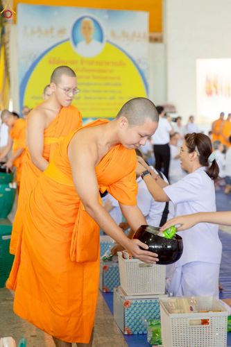 ภาพ No.240548:วันพุธที่ 27 สิงหาคม พ.ศ. 2568 พิธีตักบาตร ในวันธรรมชัย ณ วัดพระธรรมกาย จ.ปทุมธานี