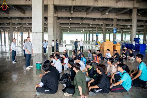 ภาพ No.60672:V.38 ทุ่มพลังเพื่อพ่อครบ 80 ปี ภาพการเตรียมงานของหน่วยงานต่างๆ เพื่อพิธีฉลองอายุวัฒนมงคล 80 ปี หลวงพ่อธัมมชโย และรับถวายมหาสังฆทาน 10,000 กว่าวัดทั่วประเทศ ในวันคุ้มครองโลก วันจันทร์ที่ 22 เมษายน พ.ศ. 2567