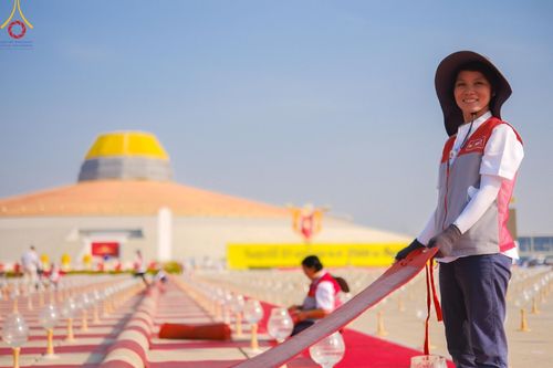 ภาพ No.208232:V.55 สารพัดV สารพัดดี ที่วัดพระธรรมกาย ในโครงการธรรมยาตรา กตัญญูบูชา มหาปูชนียาจารย์ พระมงคลเทพมุนี (สด จนฺทสโร) พระผู้ปราบมาร อนุสรณ์สถาน 7 แห่ง ปีที่ 13 ระหว่างวันที่ 2-31 มกราคม พ.ศ. 2568