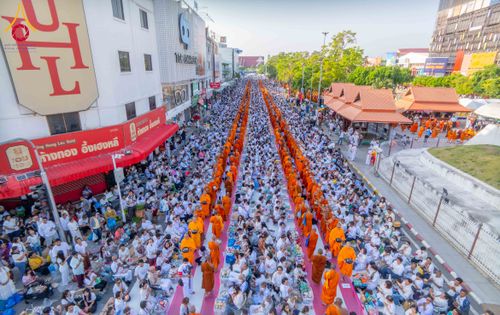 ภาพ No.312856:วันอาทิตย์ที่ 8 มีนาคม พ.ศ.2569 ทำบุญเมืองนครราชสีมา 558 ปี ตักบาตรพระ 10,000 รูป (ภาพชุดที่ 2)