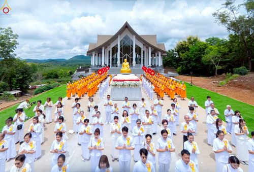 ภาพ No.239325:วันอาทิตย์ที่ 17 สิงหาคม พ.ศ. 2568 พิธีอัญเชิญรูปเหมือนพระมงคลเทพมุนี (สด จันทสโร) ณ ศาลากลางจังหวัดเลย ถึงลานพญานาค สวนสาธารณะกุดป่อง อ.เมือง จ.เลย