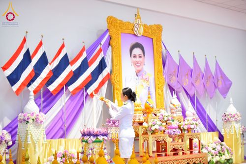 ภาพ No.227233:วันอังคารที่ 3 มิถุนายน พ.ศ. 2568 นายอำเภอคลองหลวง นำพสกนิกรรวมใจภักดิ์ สมเด็จพระนางเจ้าฯ พระบรมราชินี เนื่องในโอกาสวันเฉลิมพระชนมพรรษา ณ อาคารปลูกศรัทธา 2 วัดพระธรรมกาย อ.คลองหลวง จ.ปทุมธานี