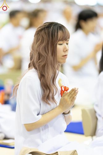 ภาพ No.177726:พิธีตักบาตรและพิธีบูชาข้าวพระ ในวันอาทิตย์ต้นเดือนที่ 1 ธันวาคม พ.ศ. 2567 ณ สภาธรรมกายสากล วัดพระธรรมกาย