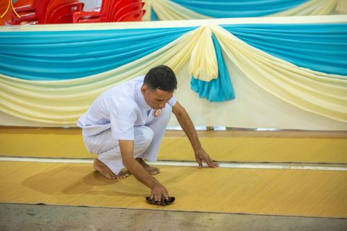 ภาพ No.59789:V.39 ทุ่มสุดใจ ธรรมชัย 80 ปี การเตรียมงาน การปฏิบัติงาน ของเจ้าหน้าที่หน่วยงานต่างๆ เพื่อพิธีฉลองอายุวัฒนมงคล 80 ปี หลวงพ่อธัมมชโย และรับถวายมหาสังฆทาน 10,000 กว่าวัดทั่วประเทศ ในวันคุ้มครองโลก จันทร์ที่ 22 เมษายน พ.ศ. 2567