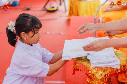 ภาพ No.284553:วันพุธที่ 17  ธันวาคม พ.ศ.2568  พิธีบวชอุบาสิกาแก้ว อินโดนีเซีย ณ ประเทศอินโดนีเซีย