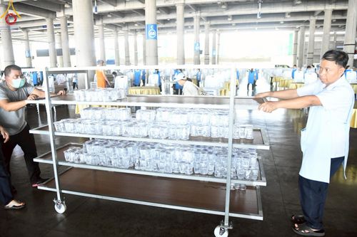 ภาพ No.218647:วันพฤหัสบดีที่ 17 เมษายน พ.ศ. 2568 การเตรียมงานในลานธรรม , สภาธรรมกายสากล , วิหารคด  เพื่องานวันคุ้มครองโลก 22 เมษายน พ.ศ. 2568