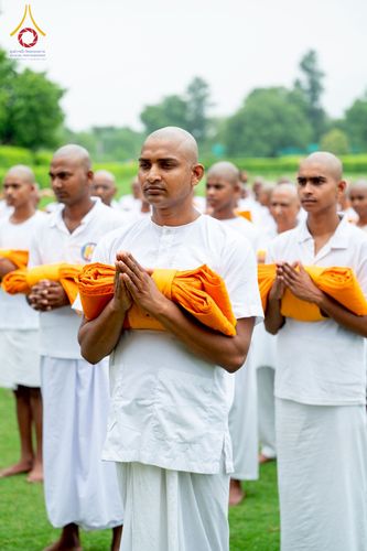 ภาพ No.231068:วันที่ 1 กรกฎาคม พ.ศ. 2568 โครงการบรรพชาสามเณร 300 รูป ถวายเป็นพุทธบูชา  วันอาสาฬหบูชา ณ จุดกำเนิดพระรัตนตรัย  ต้นแหล่งธัมมจักกัปปวัตตนสูตร เมืองพาราณสี  สารนาถ ประเทศอินเดีย