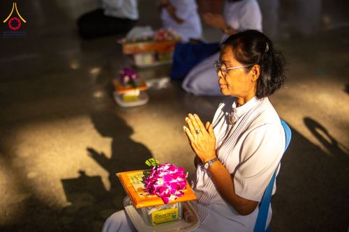 ภาพ No.133847:พิธีตักบาตร ข้าวสารอาหารแห้ง ณ บ้านแก้วเรือนทองคุณยายฯ สภาธรรมกายสากล วัดพระธรรมกาย วันอาทิตย์ต้นเดือนที่ 7 เมษายน พ.ศ. 2567