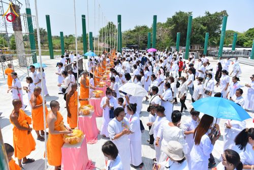 ภาพ No.131537:พิธีทอดผ้าป่ายกค้ำฟ้ามหามงคล อาคาร 80 ปี หลวงพ่อธัมมชโย ณ ศูนย์ปฏิบัติธรรมวิหารแดง ต.เจริญธรรม อ.วิหารแดง จ.สระบุรี วันที่ 17 มีนาคม พ.ศ. 2567