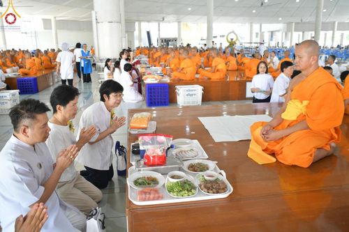 ภาพ No.149301:พิธีบุพเปตพลี ครั้งที่ 154 ร่วมอุทิศบุญแด่หมู่ญาติที่ล่วงลับไปแล้ว และสืบทอดอายุพระพุทธศาสนา วันจันทร์ที่ 19 สิงหาคม พ.ศ.2567 ณ หอฉันคุณยายอาจารย์ฯ วัดพระธรรมกาย