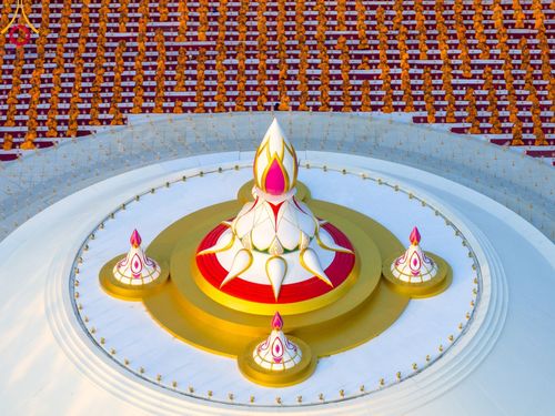 ภาพ No.109599:พิธีจุดประทีปถวายเป็นพุทธบูชา และบูชาธรรมมหาปูชนียาจารย์ วันที่ 10 มกราคม พ.ศ. 2567 ณ อนุสรณ์สถานคลองบางนางแท่น อ.สามพราน จ.นครปฐม