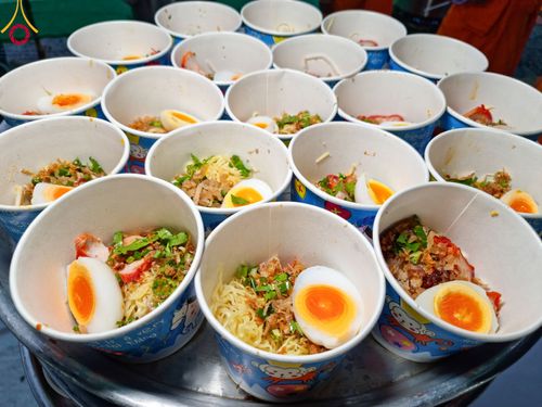 ภาพ No.109025:พิธีถวายภัตตาหารเป็นสังฆทาน แด่คณะพระธรรมยาตราฯ ในโครงการธรรมยาตรากตัญญูบูชา มหาปูชนียาจารย์ พระมงคลเทพมุนี(สด จนฺทสโร) พระผู้ปราบมาร อนุสรณ์สถาน 7 แห่ง ปีที่ 12 วันที่ 9 มกราคม พ.ศ. 2567 ณ อนุสรณ์สถานคลองบางนางแท่น  อ.สามพราน จ.นครปฐม