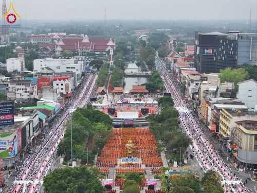 ภาพ No.210302:วันอาทิตย์ที่ 9 มีนาคม พ.ศ. 2568 พ่อเมืองโคราชจัดตักบาตรพระหมื่น ทำบุญเมือง 557 ปี