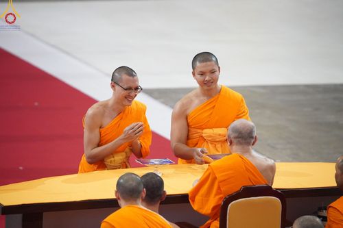 ภาพ No.153221:พิธีมุทิตาสักการะ พระภิกษุ-สามเณร ผู้สอบไล่ได้เปรียญธรรม ประโยค 1-2 ถึงประโยค ป.ธ.9 และบาลีศึกษา ประโยค1-2 ถึง บ.ศ.9 , พิธีมอบดวงแก้วสามเณรผู้ทรงบาลีไวยากรณ์ วัดพระธรรมกาย และ ศูนย์ส่งเสริมศีลธรรมในประเทศและต่างประเทศ วันอาทิตย์ที่ 8 กันยายน พ.ศ.2567