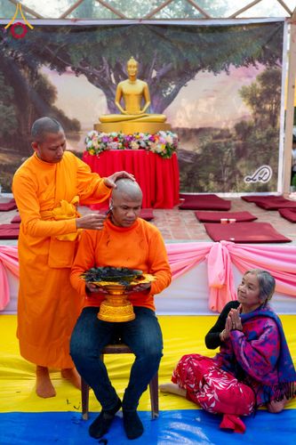 ภาพ No.129736:พิธีตัดปอยผมและแห่นาคธรรมทายาท ในโครงการบรรพชา 1,250 รูป ณ แดนประสูติ สวนลุมพินี ประเทศเนปาล วันที่ 2 มีนาคม พ.ศ. 2567