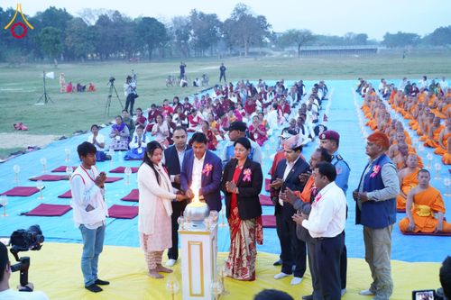 ภาพ No.132369:พิธีจุดโคมประทีปถวายเป็นพุทธบูชา ในโครงการบรรพชา 1,250 รูป ณ แดนประสูติ สวนลุมพินี ประเทศเนปาล วันที่ 17 มีนาคม พ.ศ. 2567