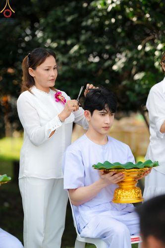 ภาพ No.147452:พิธีตัดปอยผม ขอขมา มอบบาตร ผ้าไตร โครงการปฐมอุปสมบท สมโภชอุโบสถ บูชาธรรม 80 ปี หลวงพ่อธัมมชโย ณ วัดพระธรรมกายโทชิหงิ ประเทศญี่ปุ่น วันพฤหัสบดีที่ 8 สิงหาคม พ.ศ. 2567