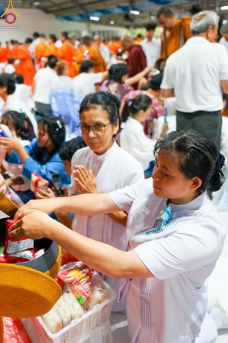 ภาพ No.140869:พิธีตักบาตรพระ 500 รูป ปีที่ 9 ณ ธุดงคสถานล้านนา อำเภอสันทราย จังหวัดเชียงใหม่ วันอาทิตย์ที่ 9 มิถุนายน พ.ศ. 2567