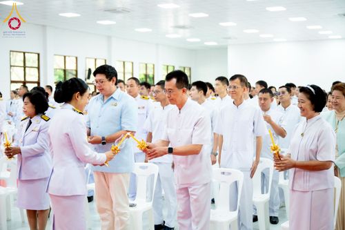 ภาพ No.237755:พิธีถวายเครื่องราชสักการะและวางพานพุ่ม และพิธีจุดเทียนถวายพระพรชัยมงคล เนื่องในโอกาสวันเฉลิมพระชนมพรรษา สมเด็จพระนางเจ้าสิริกิติ์ พระบรมราชินีนาถ พระบรมราชชนนีพันปีหลวง วันอังคารที่ 12 สิงหาคม พ.ศ. 2568  ณ อาคารปลูกศรัทธา 2 วัดพระธรรมกาย