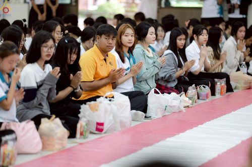 ภาพ No.243084:วันพฤหัสบดีที่ 4 กันยายน พ.ศ. 2568 เวลา 07.00-08.15 น. มหาวิทยาลัยเกษตรศาสตร์ กำแพงแสน ร่วมทำบุญตักบาตร Freshy KU85 พระสงฆ์ 85 รูป