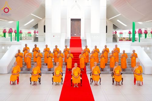 ภาพ No.244810:วันเสาร์ที่ 6 กันยายน พ.ศ. 2568 พิธีถวายบาตร บรรพชา อุปสมบทของนาคธรรมทายาท โครงการอุปสมบทหมู่บูชาธรรมครบรอบ 108 ปี  วันครูผู้ค้นพบวิชชาธรรมกาย ณ โบสถ์พระไตรปิฎก วัดพระธรรมกาย