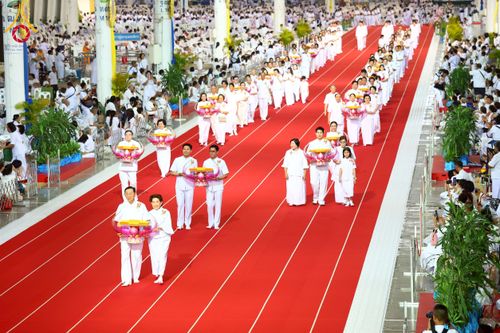 ภาพ No.215414:วันอาทิตย์ต้นเดือนที่ 6 เมษายน พ.ศ. 2568 ขบวนอัญเชิญผ้าป่าสมทบ มหาสังฆทาน 40,000 กว่าวัดทั่วประเทศ ณ สภาธรรมกายสากล วัดพระธรรมกาย