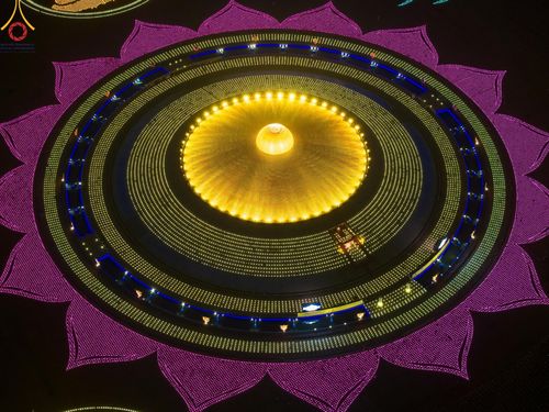 ภาพ No.279257:พิธีจุดวิสาขประทีป พิธีเวียนประทักษิณ ในวันวิสาขบูชา พุธที่ 22 พฤษภาคม พ.ศ. 2567 ( วันพระขึ้น 15 ค่ำ เดือน 6 ) ณ ลานธรรม พระมหาธรรมกายเจดีย์ วัดพระธรรมกาย จ.ปทุมธานี