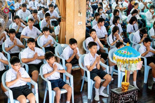 ภาพ No.205210:พิธีทอดผ้าป่าทำนุบำรุงศาสนสถาน ณ วัดบางขัน ตำบลคลองหนึ่ง อำเภอคลองหลวง จังหวัดปทุมธานี ในโครงการธรรมยาตรา กตัญญูบูชา มหาปูชนียาจารย์ พระมงคลเทพมุนี(สด จนฺทสโร) พระผู้ปราบมาร อนุสรณ์สถาน 7 แห่ง ปีที่ 13 วันที่ 30 มกราคม พ.ศ. 2568