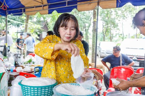 ภาพ No.166271:พิธีทอดกฐิน ณ วัดเจริญธรรมนิมิตร จ.ราชบุรี ในโครงการกฐินสามัคคีทั่วไทย 30,000 วัด บูชาธรรม 80 ปี หลวงพ่อธัมมชโย โดยคณะศิษยานุศิษย์วัดพระธรรมกาย วันที่ 20 ตุลาคม พ.ศ. 2567