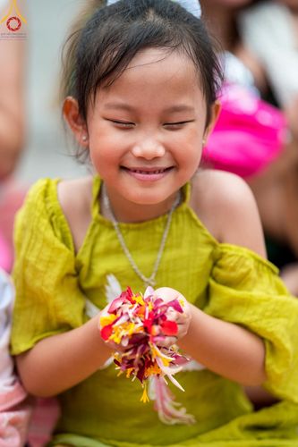 ภาพ No.128222:พิธีอัญเชิญพระบรมสารีริกธาตุ " ใจกลางเมืองนครหาดใหญ่ " เพื่อประดิษฐาน ณ มหารัตนเจดีย์สิริปทุมสวรรค์ (เจดีย์อริยพุทธะ 5 พระองค์) ศูนย์ปฏิบัติธรรมภาคใต้ อ.บางกล่ำ จ.สงขลา  วันที่ 9 มีนาคม พ.ศ.2567 (ชุดที่ 1)