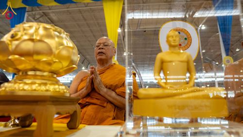 ภาพ No.59972:พิธีเจริญพระพุทธมนต์ "ฉลองอายุวัฒนมงคล 80 ปี หลวงพ่อธัมมชโย" พิธีถวายไทยธรรม คณะสงฆ์ 10,000 กว่าวัดทั่วประเทศ ในวันคุ้มครองโลก วันจันทร์ที่ 22 เมษายน พ.ศ. 2567 ณ สภาธรรมกายสากล วัดพระธรรมกาย จ.ปทุมธานี